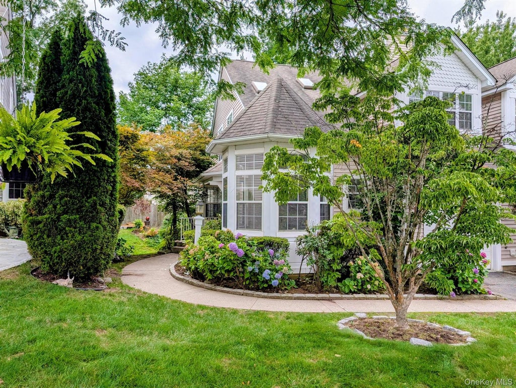 Photo of 23 Roundtop Road, Yonkers, NY 10710 (MLS # 1035298)