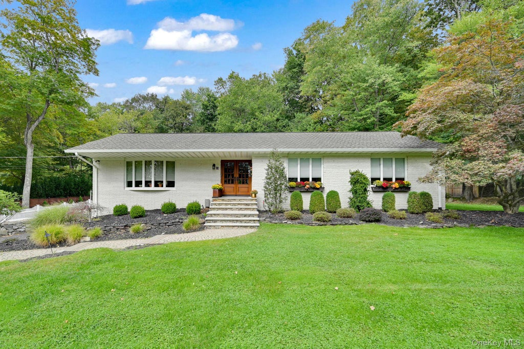 Photo of 15 Ramapo Lane, Chestnut Ridge, NY 10952 (MLS # 1048043)