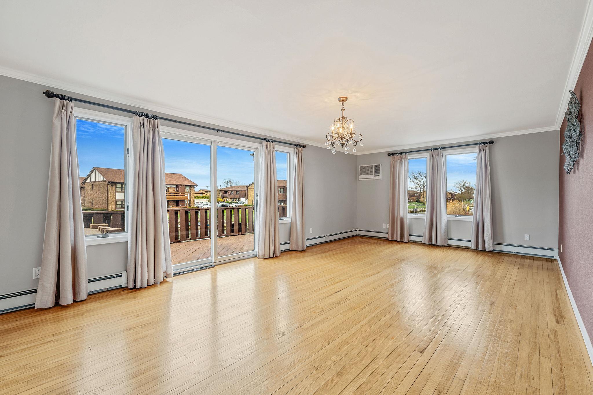 179 Baylawn Avenue Ave, Copiague, New York image 22