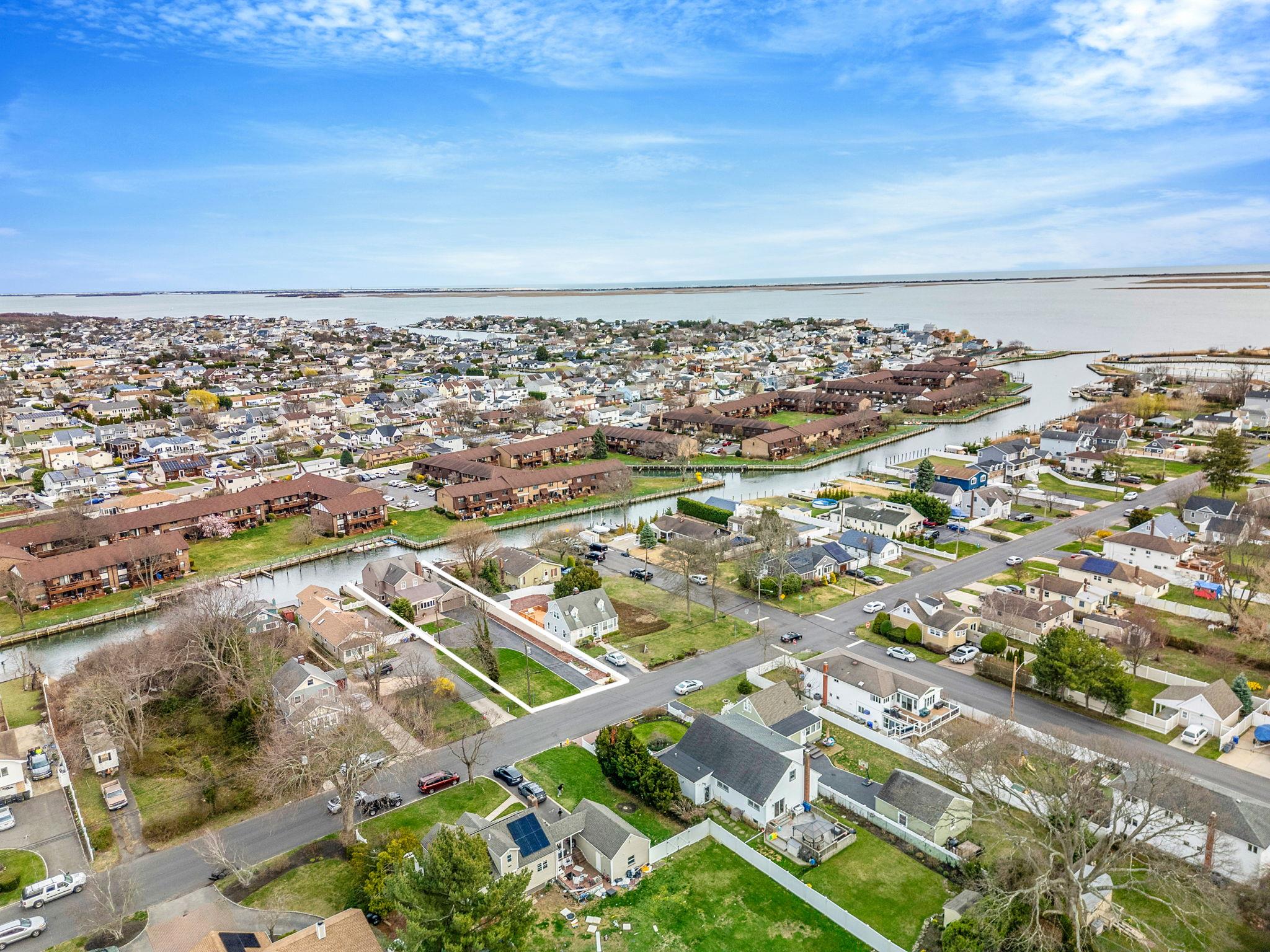 179 Baylawn Avenue Ave, Copiague, New York image 7