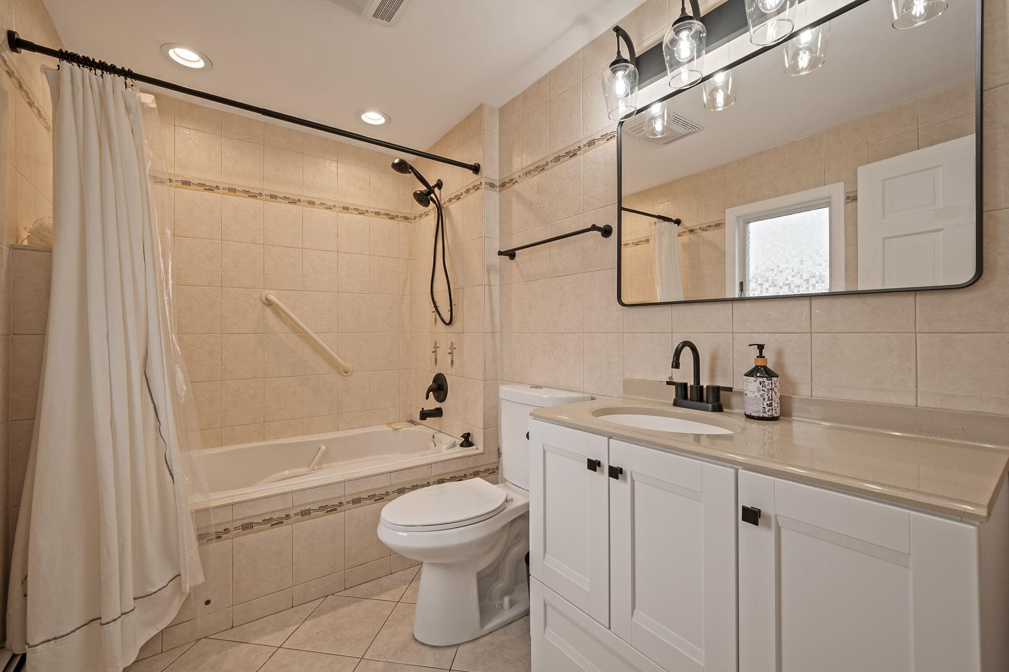 179 Baylawn Avenue Ave, Copiague, New York image 11