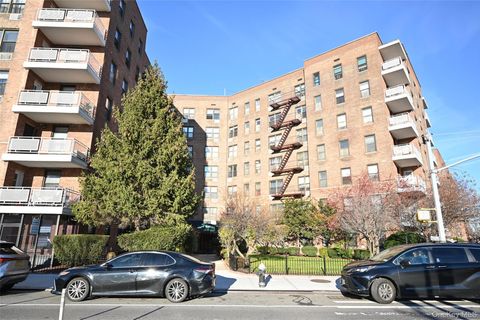 Photo of 100-25 Queens Boulevard #7M, Forest Hills, NY 11375 (MLS # 940911)