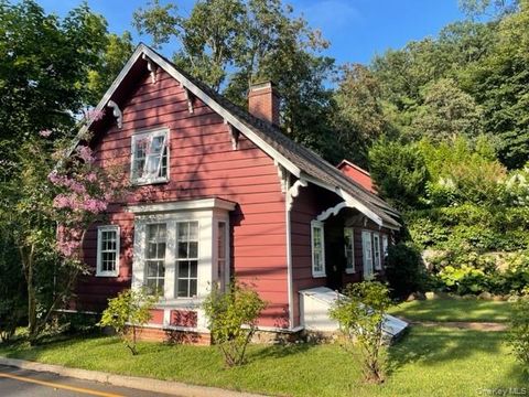 Photo of 95 E Broadway, Roslyn, NY 11576 (MLS # 961556)