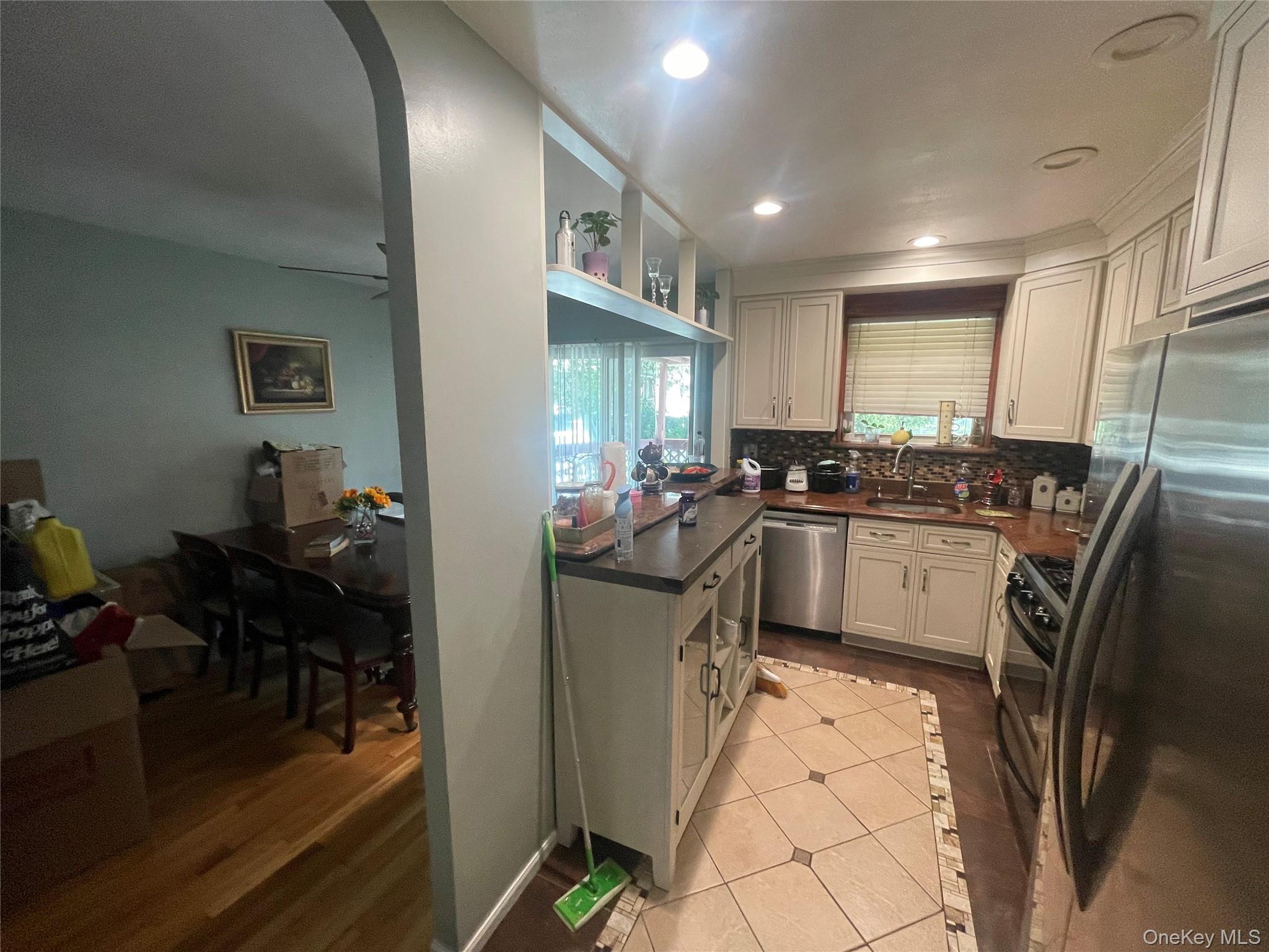 2524 Radcliff Avenue