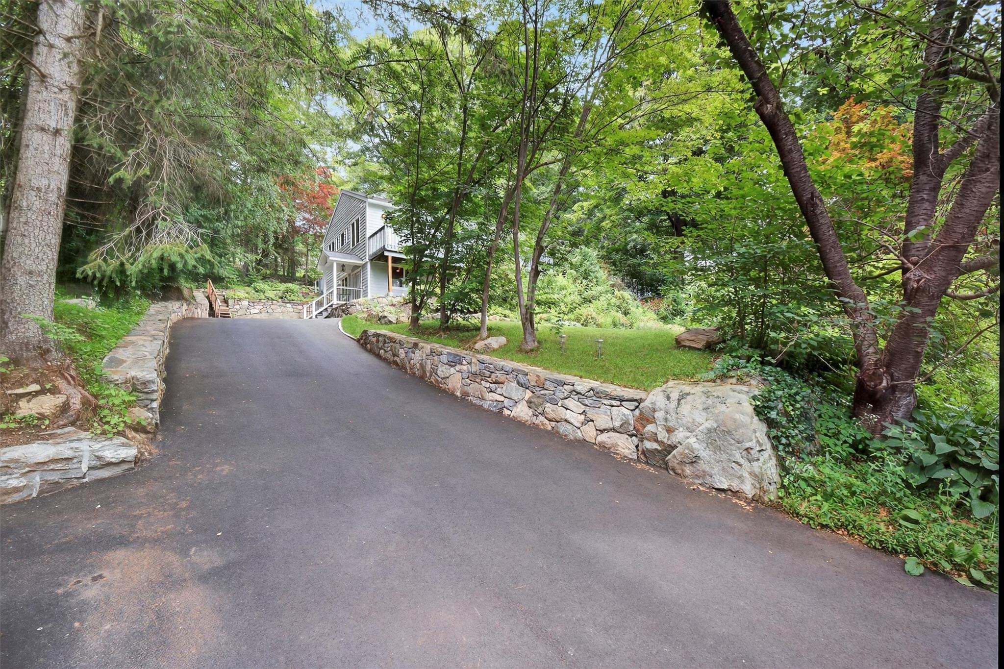 Putnam Valley, New York 10579, United States, 2 Bedrooms Bedrooms, ,2 BathroomsBathrooms,Residential,Active,167272