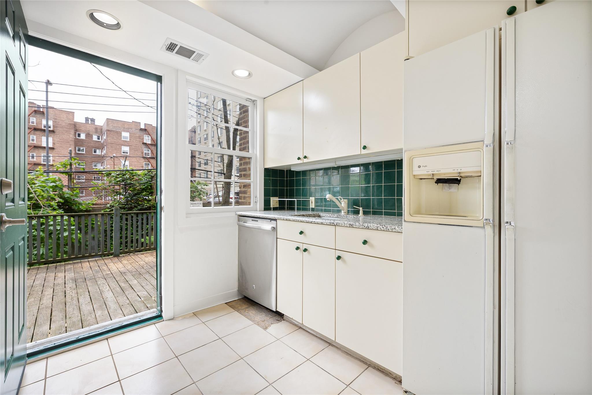 408 Burns Street, Forest Hills, New York image 9