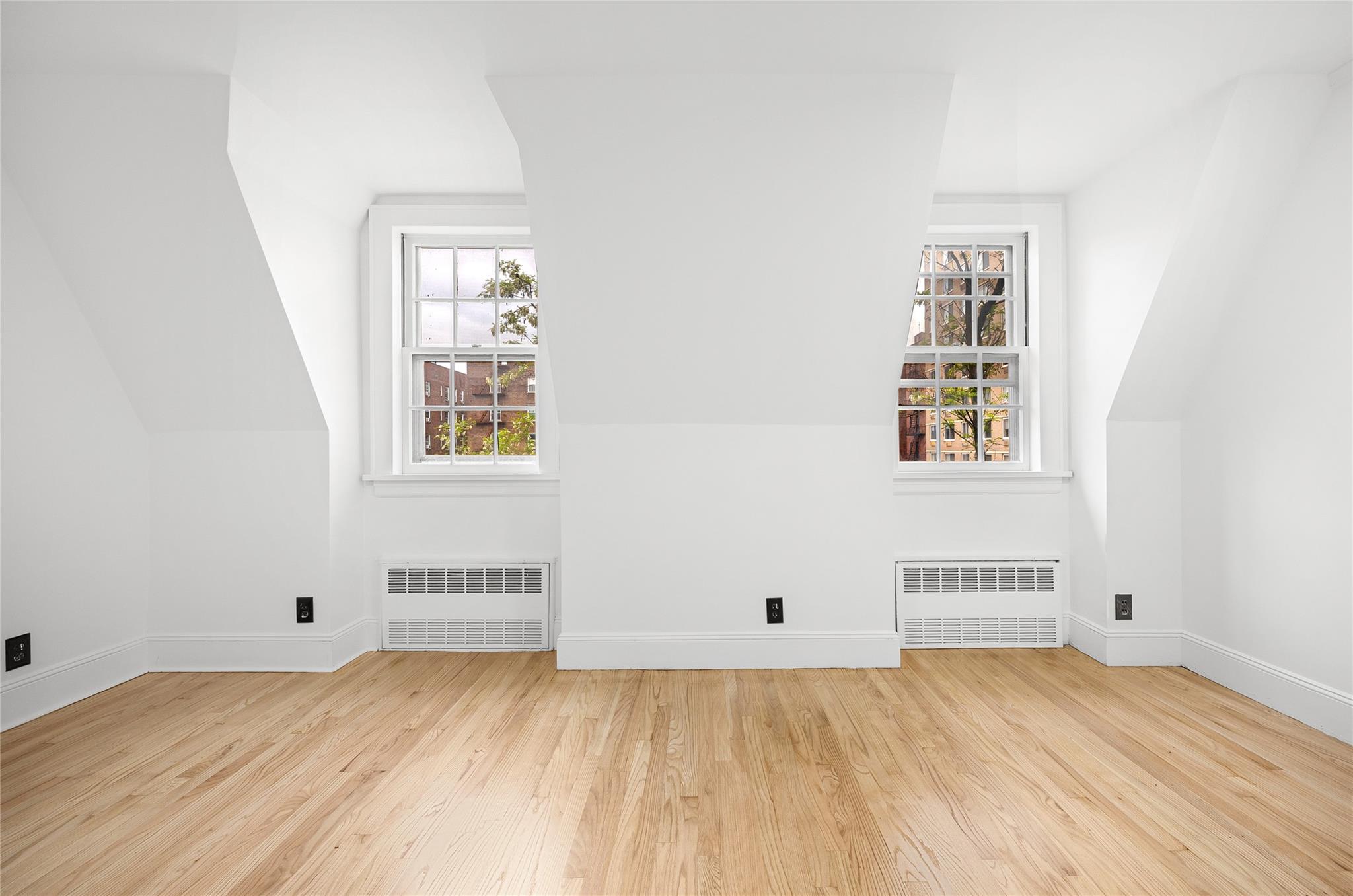 408 Burns Street, Forest Hills, New York image 13