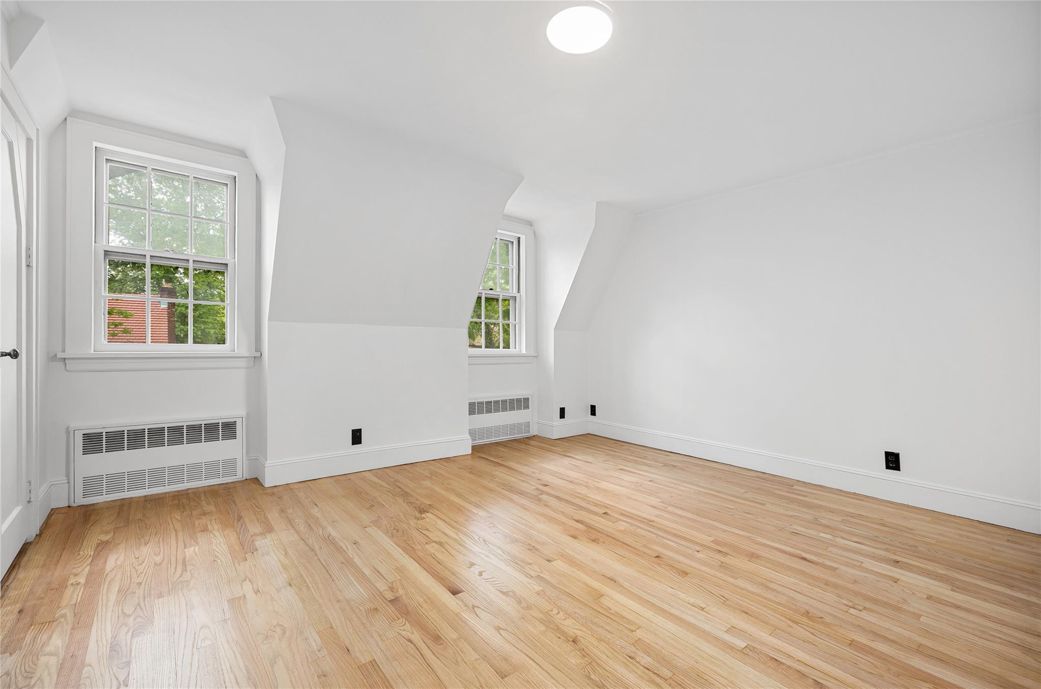 408 Burns Street, Forest Hills, New York image 16