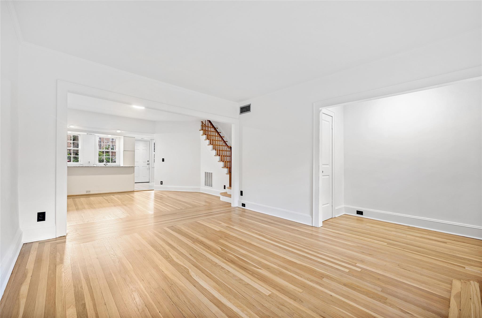408 Burns Street, Forest Hills, New York image 5