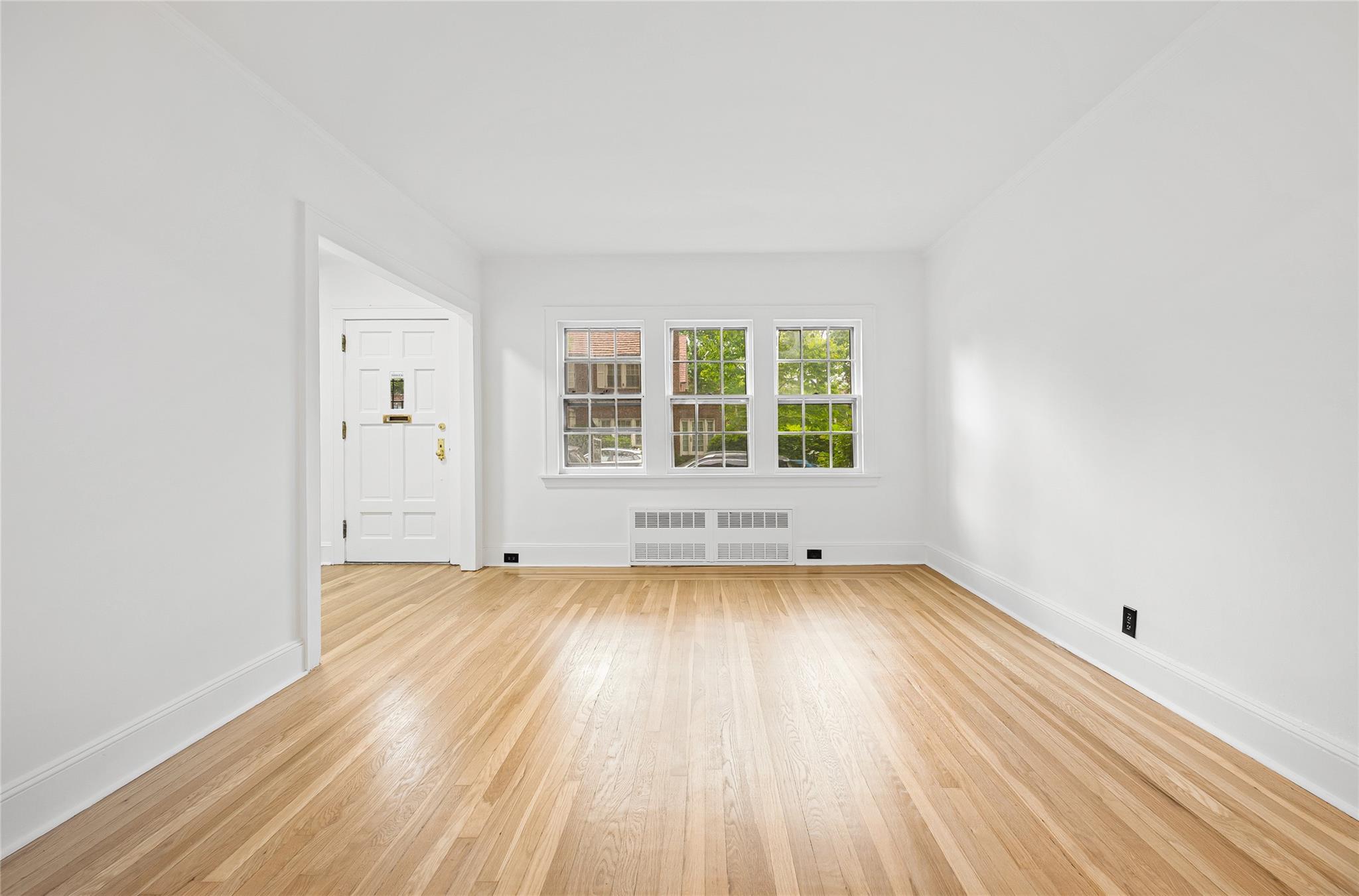 408 Burns Street, Forest Hills, New York image 4
