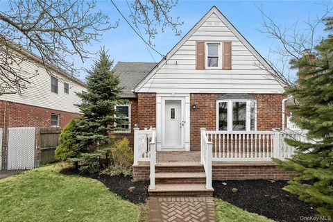 Photo of 166 Commonwealth Street, Franklin Square, NY 11010 (MLS # 979805)