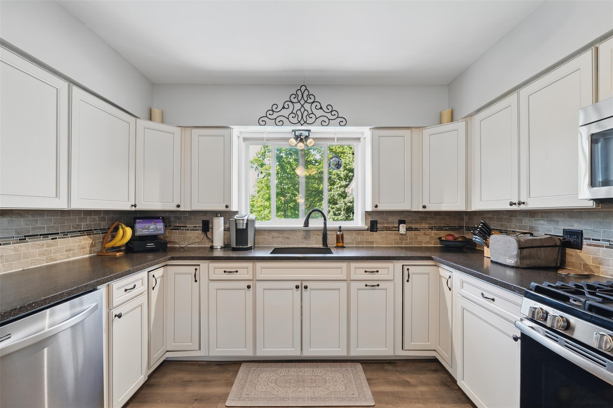 484 Noxon Road, Poughkeepsie, New York image 11