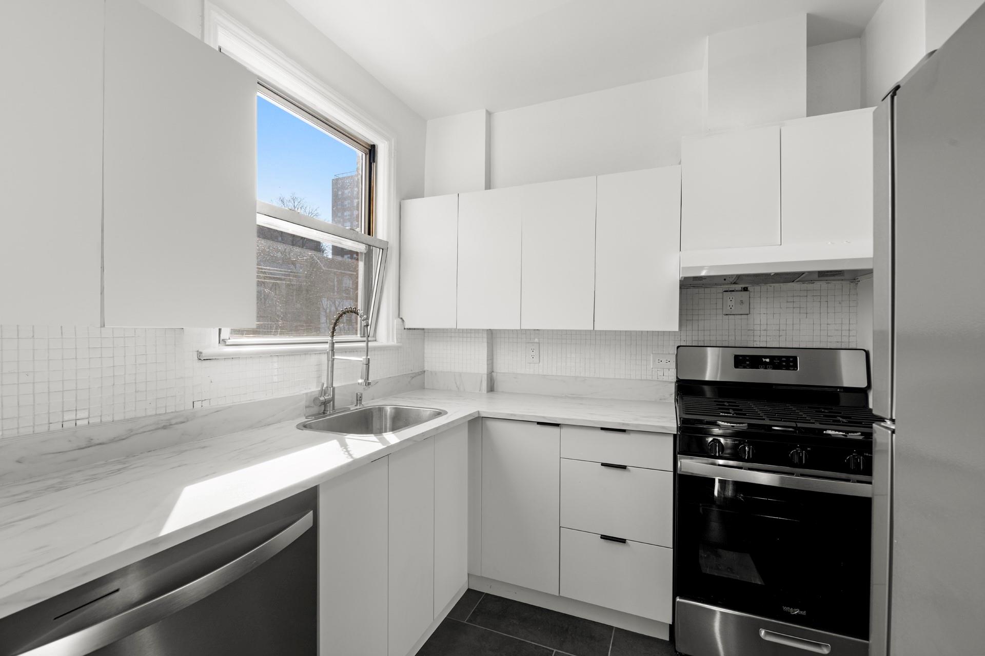 Rental Property at Cannon Place 3, Bronx, New York - Bedrooms: 3 
Bathrooms: 2  - $3,800 MO.