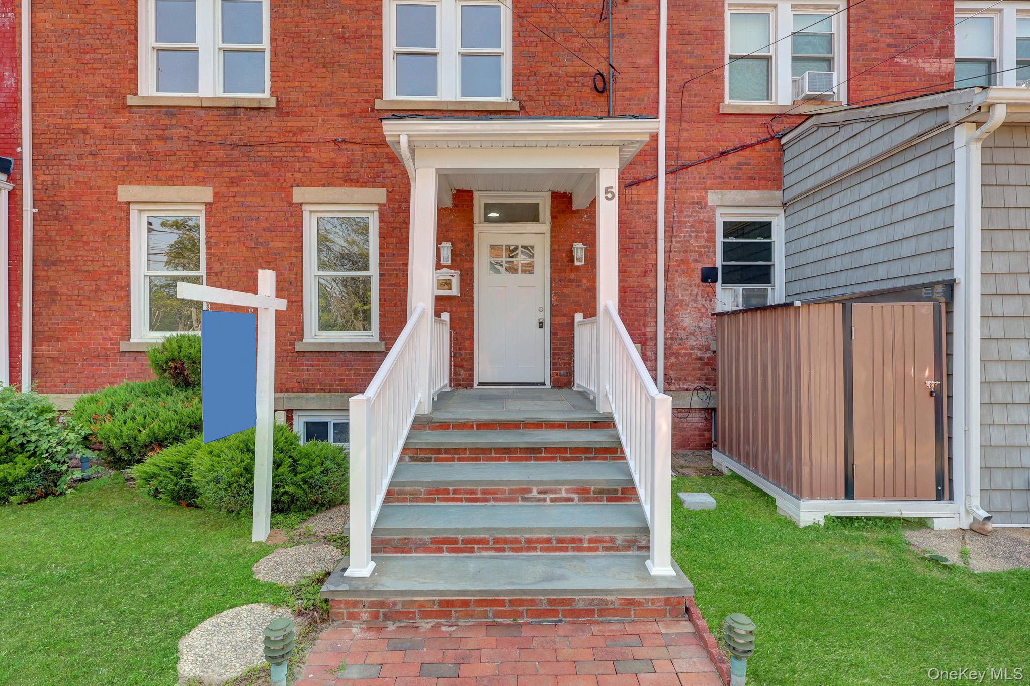 5 Columbia Street