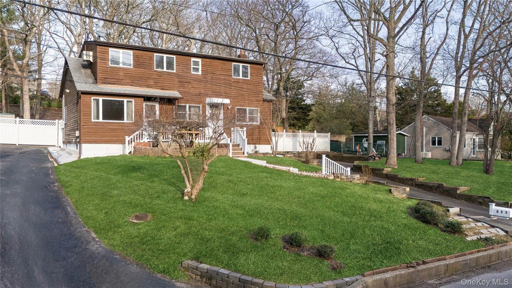 Photo of 653 Weadow Rd., Smithtown, NY 11787 (MLS # 980129)