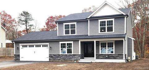 Photo of 45 Kingsland Avenue, Shirley, NY 11967 (MLS # 935373)