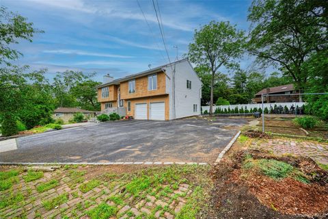 15 Oakhurst Street South Huntington NY 11746