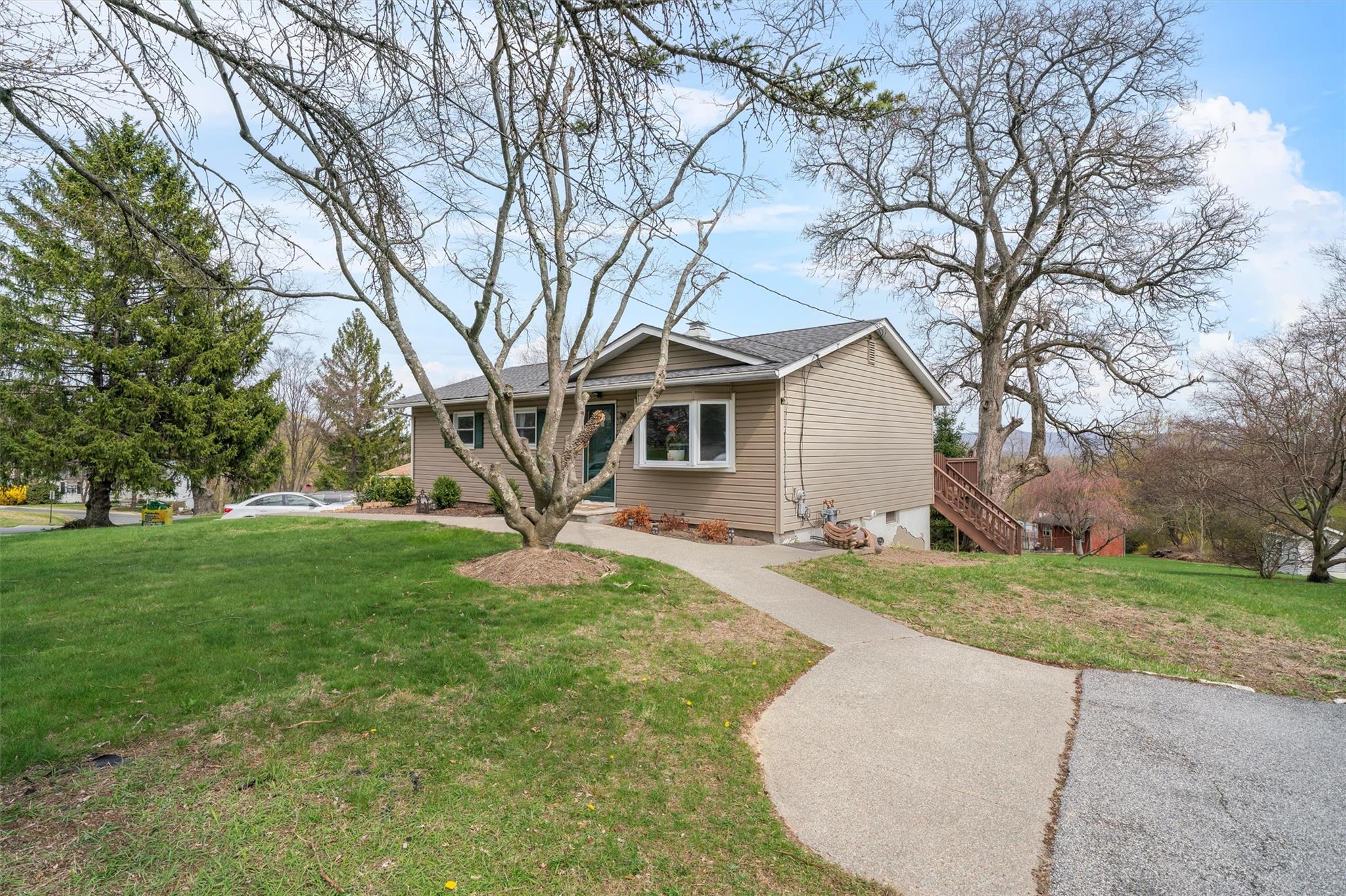 16 Cooper Drive, Monroe, New York image 2