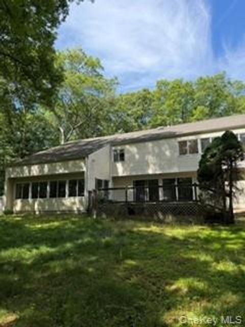 Homes For Sale - 1117 Cedar Ridge Road<br/> Oyster Bay, NY 11771