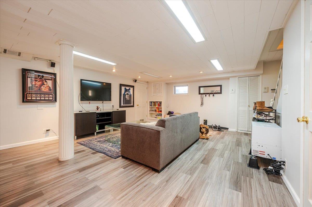 18 Bayberry Rdg Rdg, Roslyn, New York image 15
