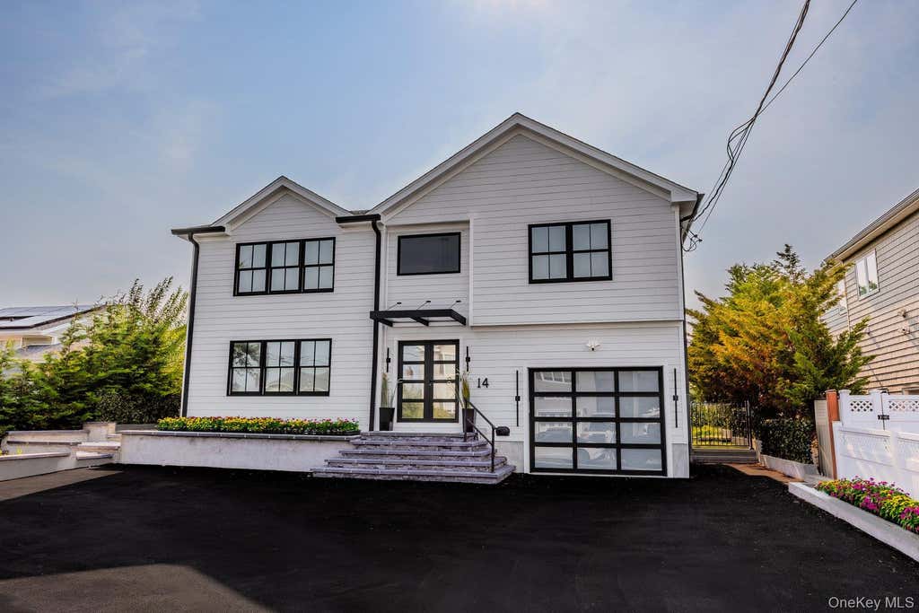 Photo of 14 Jomarr Court, Massapequa, NY 11758 (MLS # 1039548)