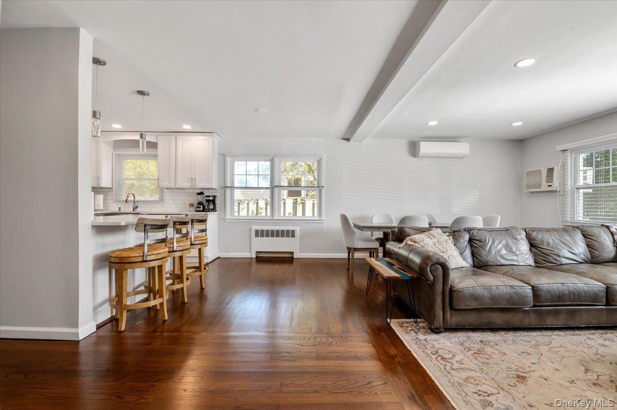 Long Beach, New York 11561, United States, 4 Bedrooms Bedrooms, ,3 BathroomsBathrooms,Residential,Active,197808