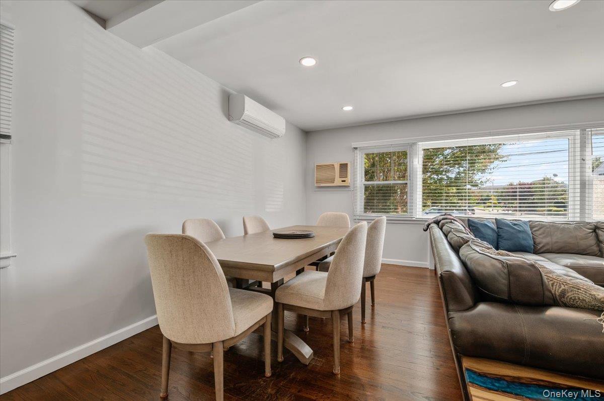 Long Beach, New York 11561, United States, 4 Bedrooms Bedrooms, ,3 BathroomsBathrooms,Residential,Active,197808