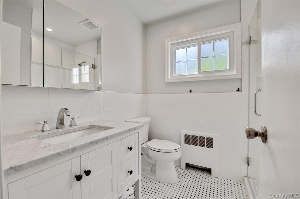 Long Beach, New York 11561, United States, 4 Bedrooms Bedrooms, ,3 BathroomsBathrooms,Residential,Active,197808