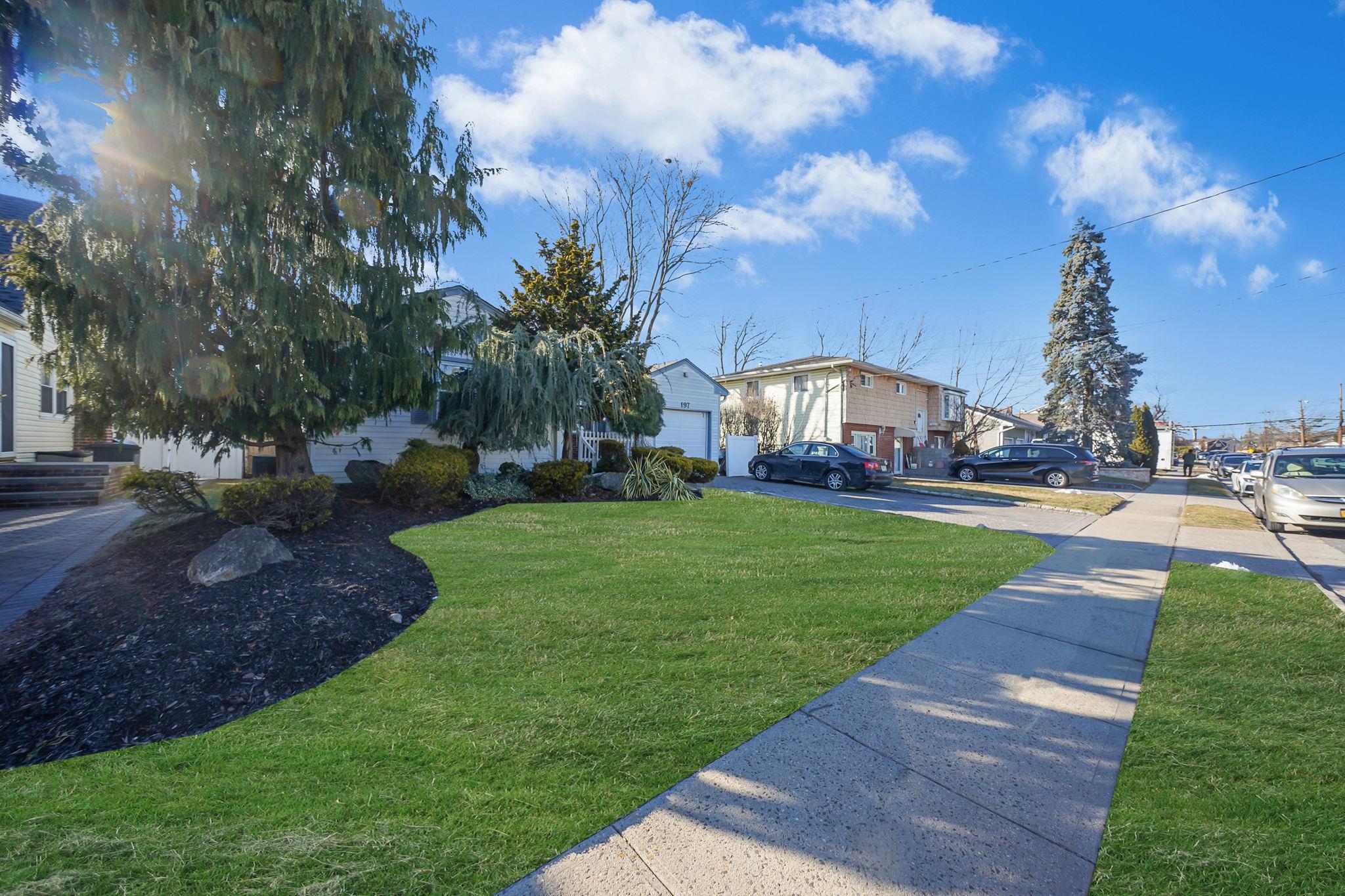 197 Rushmore Street, Westbury, New York image 7