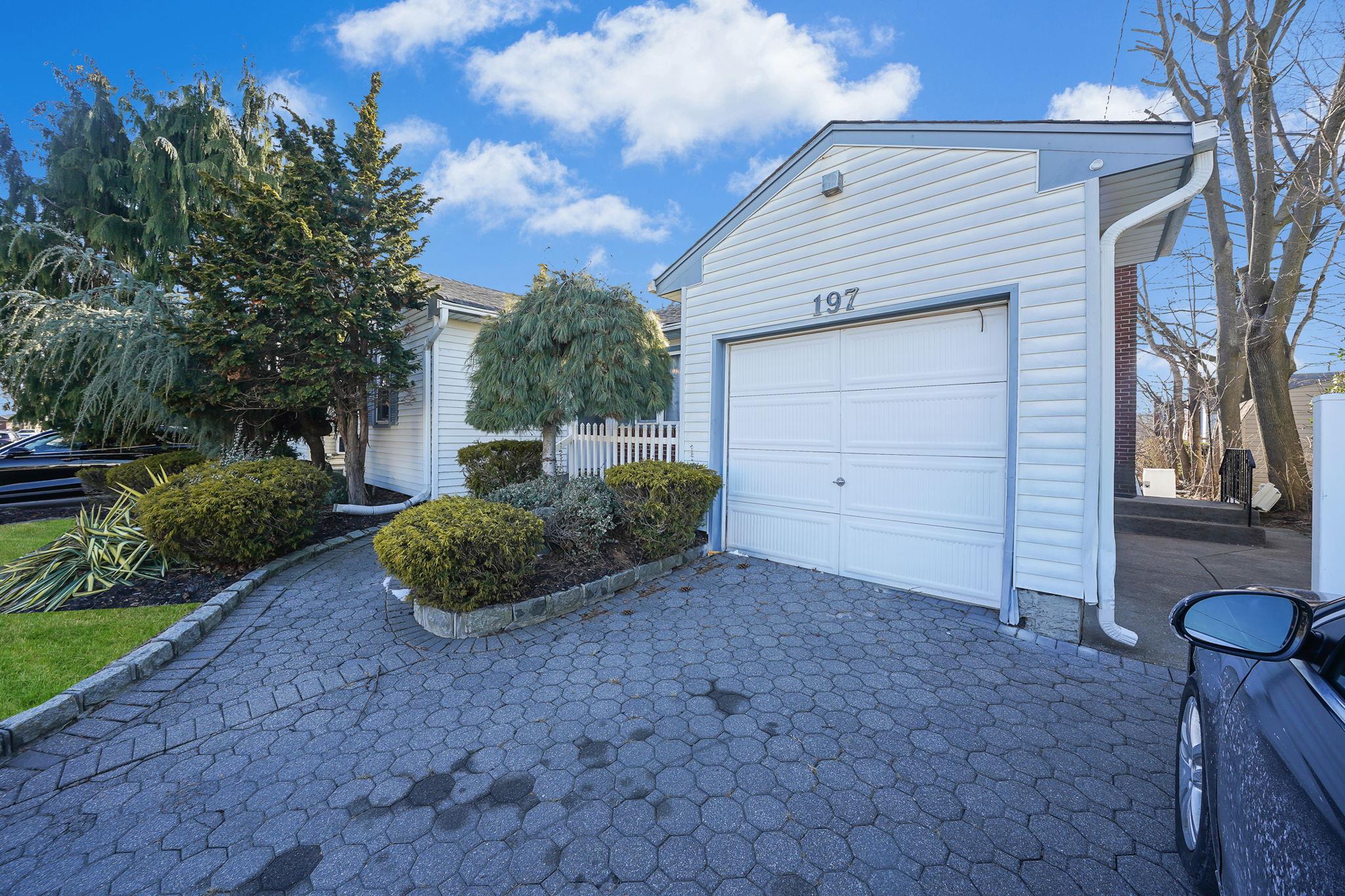 197 Rushmore Street, Westbury, New York image 9