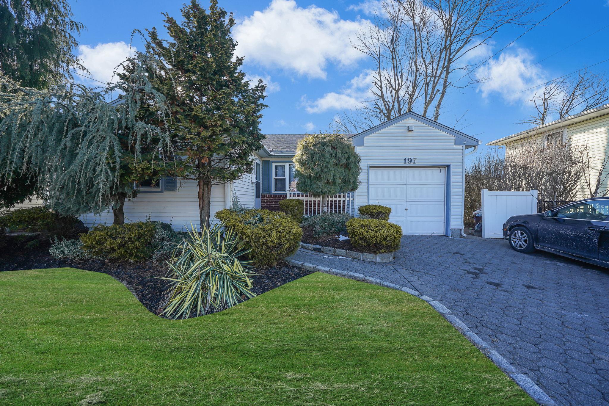 197 Rushmore Street, Westbury, New York image 3
