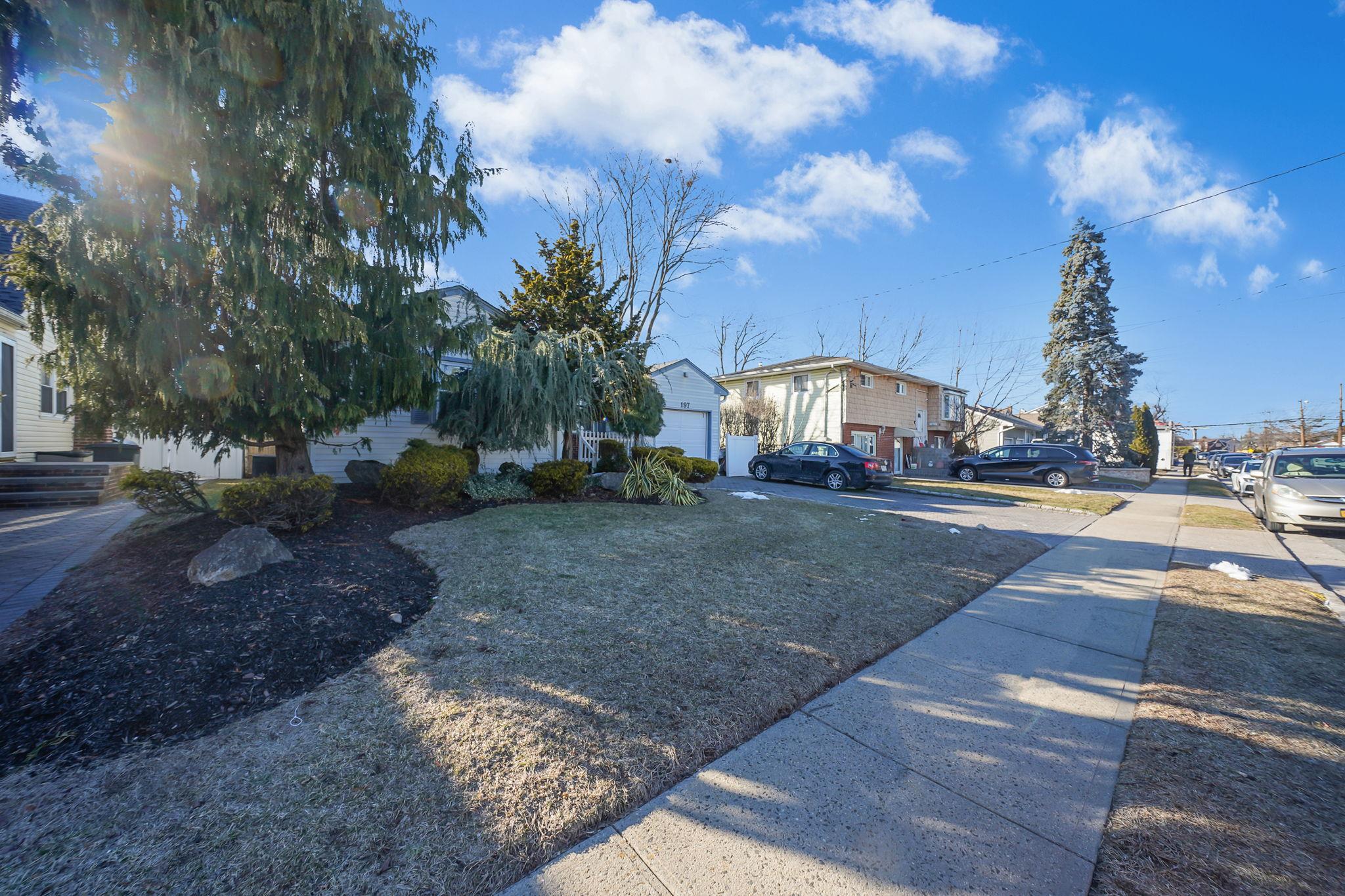 197 Rushmore Street, Westbury, New York image 8