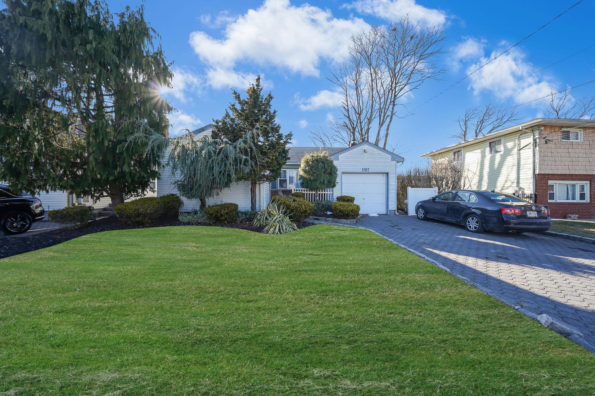 197 Rushmore Street, Westbury, New York image 1