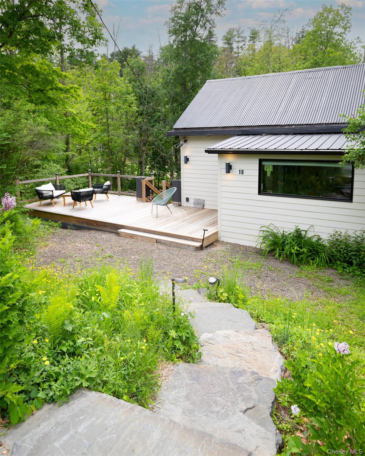 18 Lake Hill Road