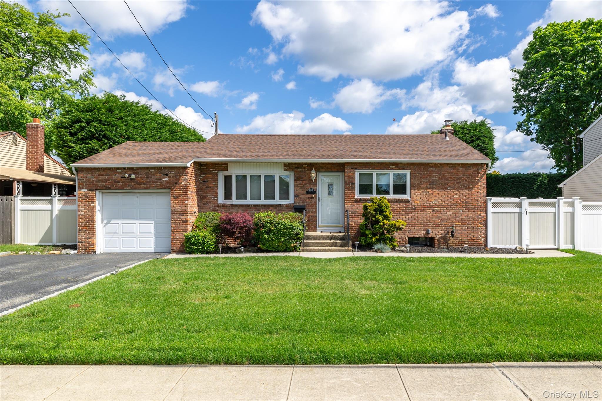 183 N Oak Street
