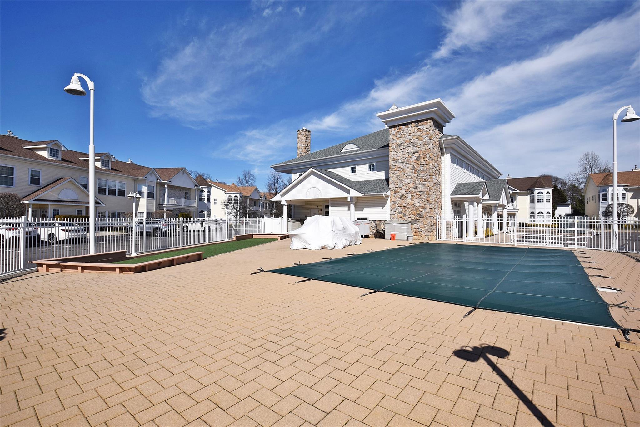 603 Narragansett Villas Dr Dr, Lindenhurst, New York image 25
