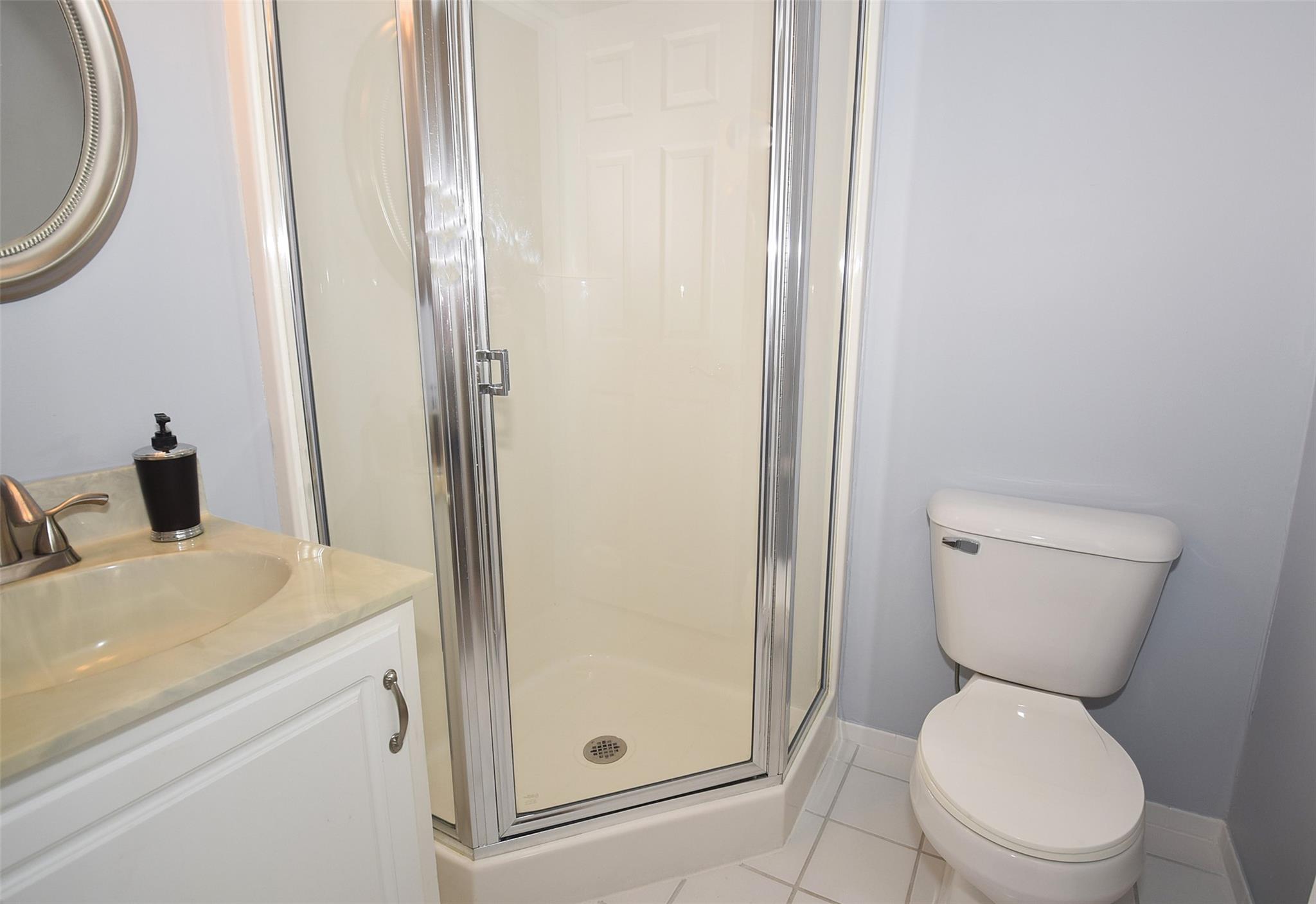 603 Narragansett Villas Dr Dr, Lindenhurst, New York image 13