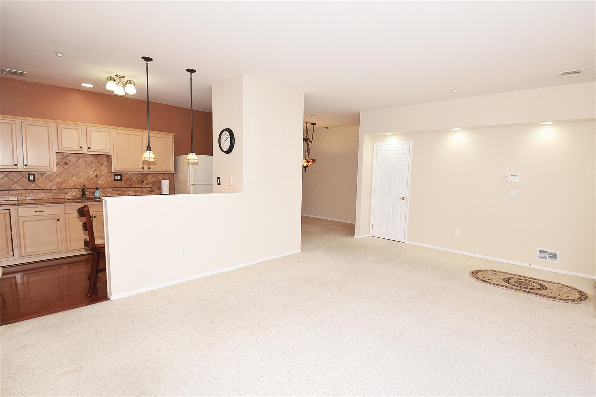 603 Narragansett Villas Dr Dr, Lindenhurst, New York image 9