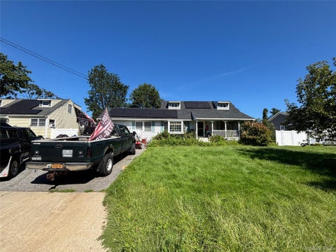 Homes For Sale - 29 Hileen Drive<br/> Kings Park, NY 11754