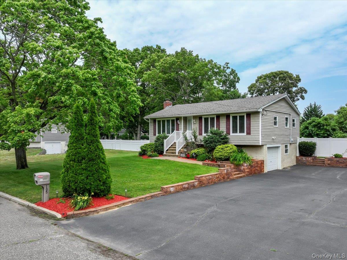 105 Greenhaven Drive - Photo 2