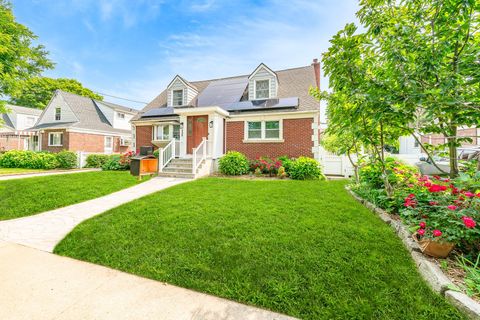 136 Wardwell Road Mineola NY 11501