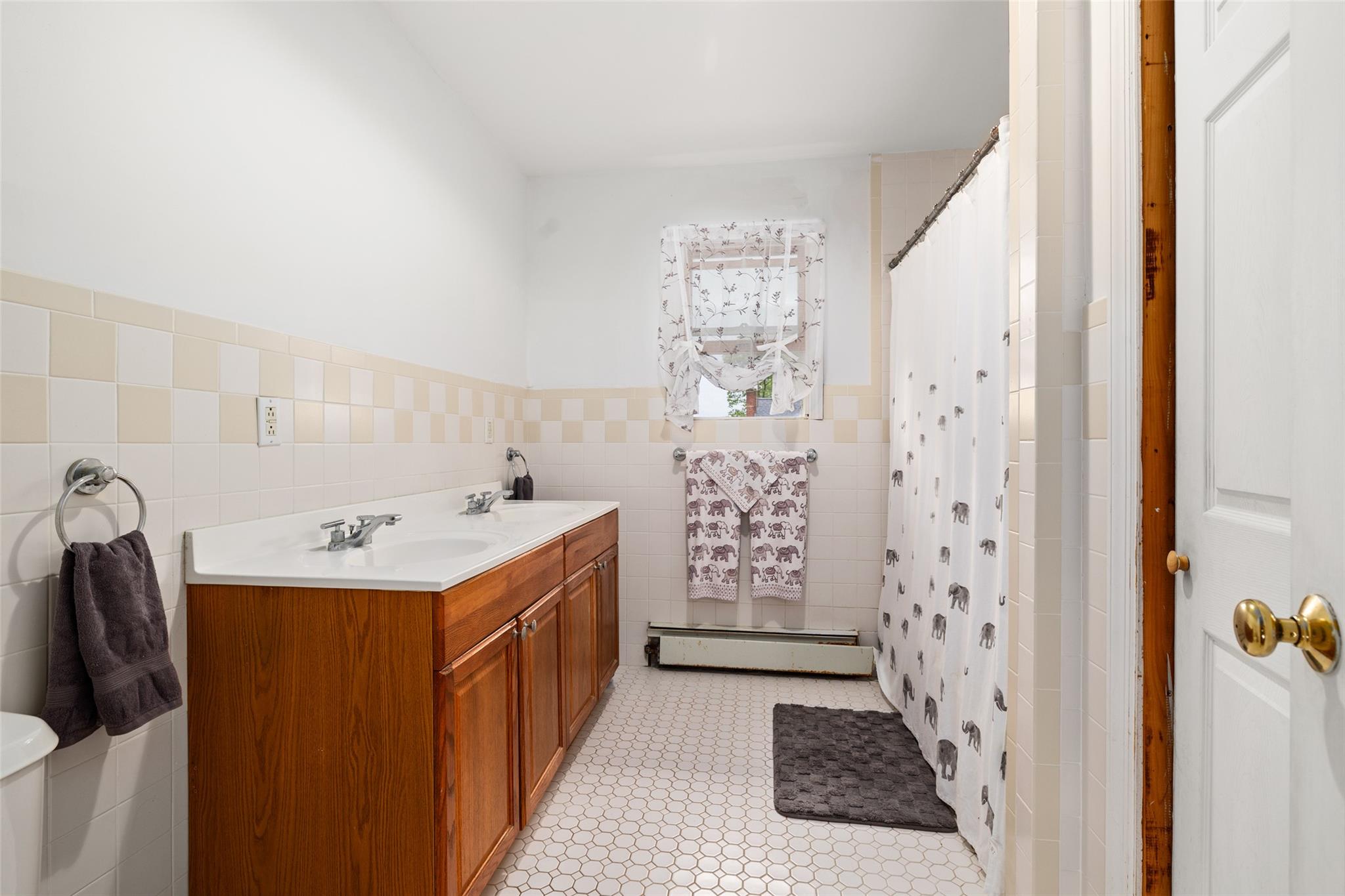 484 N Fulton Avenue, Lindenhurst, New York image 17