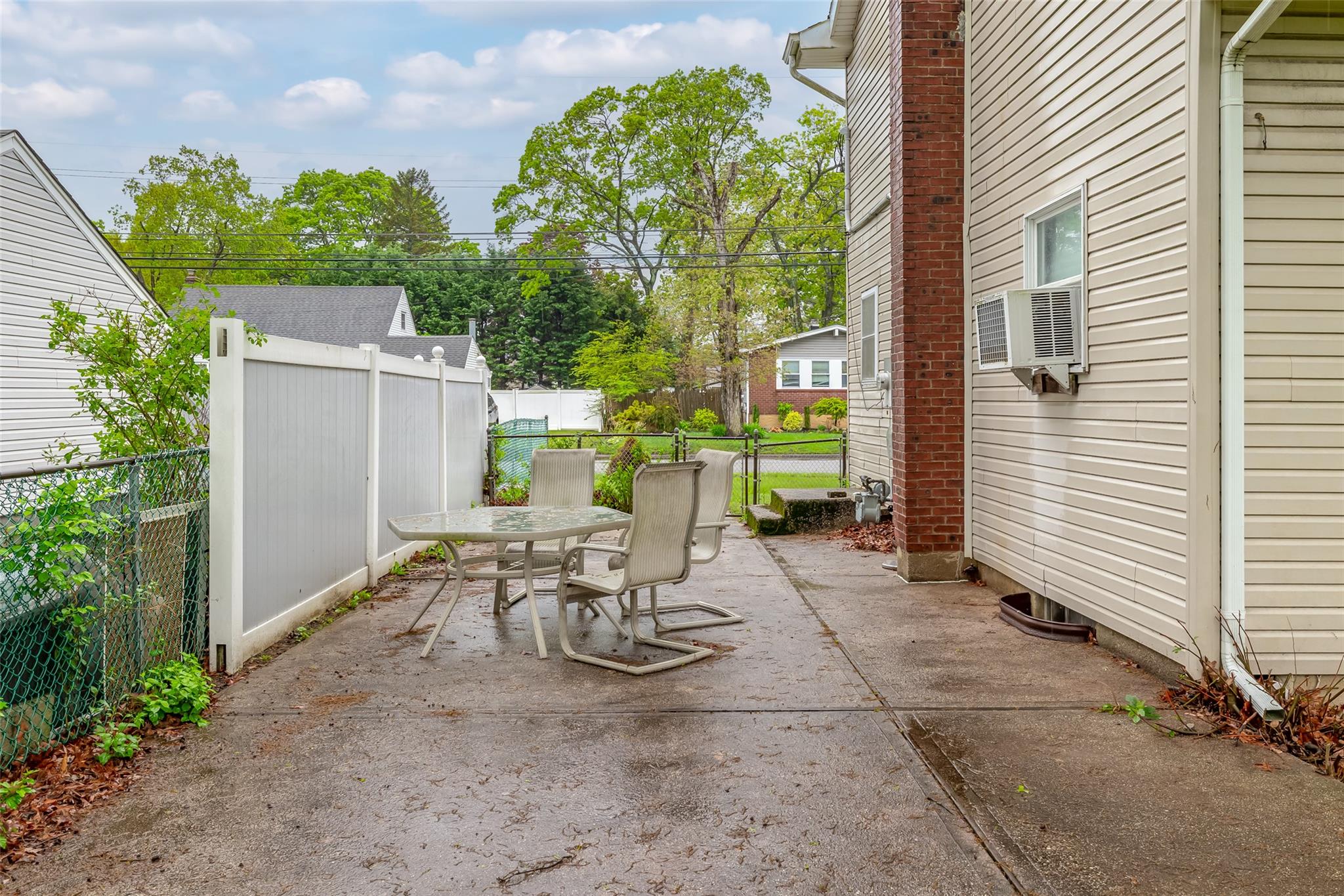 484 N Fulton Avenue, Lindenhurst, New York image 21