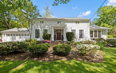 8 Prospect Road Centerport NY 11721