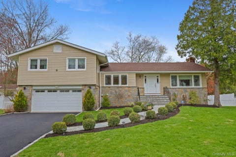 Homes For Sale - 24 Aspen Road<br/> New Rochelle, NY 10804