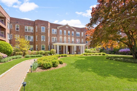 Homes For Sale - 101 Old Mamaroneck Road #1B1B<br/> White Plains, NY 10605