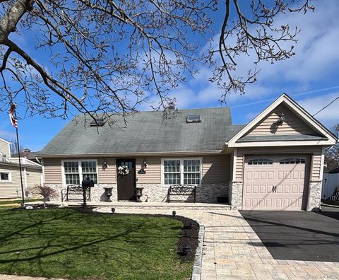 8 Carlton Drive Massapequa NY 11758