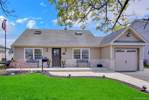 8 Carlton Drive Massapequa NY 11758