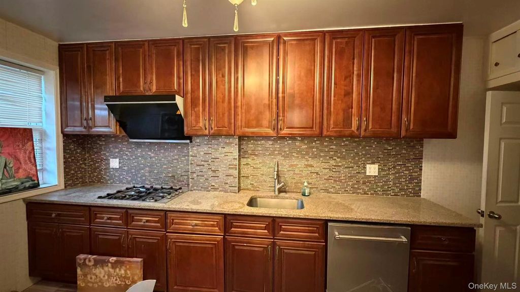 Photo of 100-01 75TH Avenue, Forest Hills, NY 11375 (MLS # 960688)