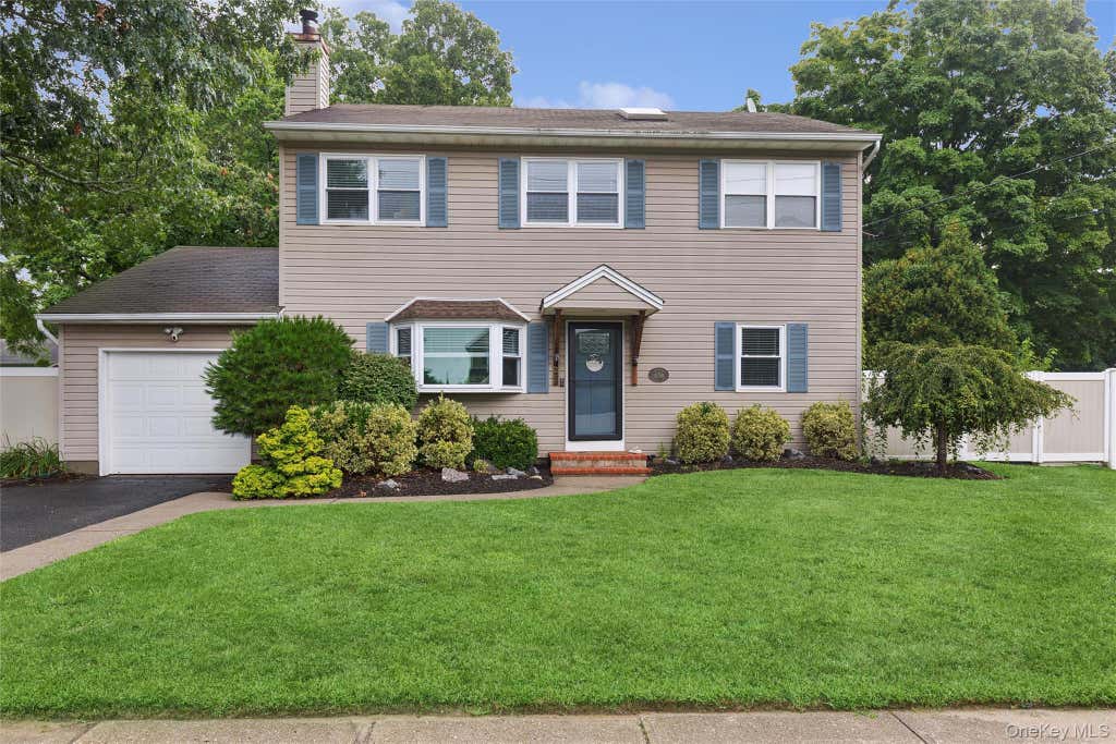 Photo of 25 N Ocean Avenue, Center Moriches, NY 11934 (MLS # 1040135)